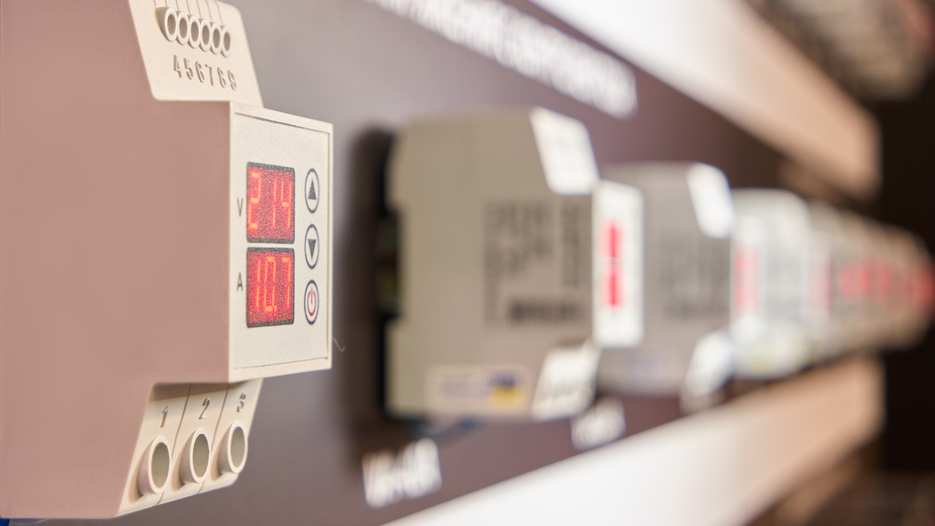 2026_06_Schutzmaßnahmen gegen elektrischen Strom - was wirklich schützt