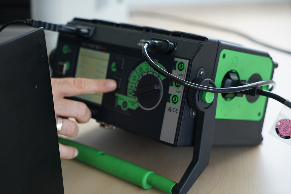 Prüfung der ortsveränderlichen elektrischen Betriebsmittel